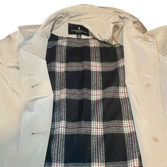 London Fog Women’s Trench Coat Tan Medium 3 Button Spring Rain Casual Neutral - Picture 5 of 13